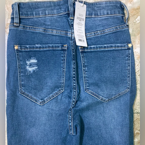 Forever New - Olivia High Rise Sculpting Crop Jean - Picture 3 of 5